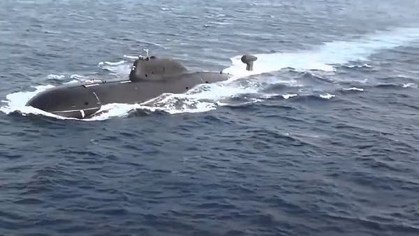 Tàu ngầm Akula.