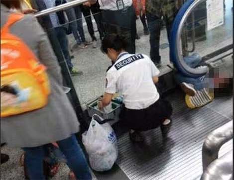 Lực lượng cứu hộ tại hiện trường.
