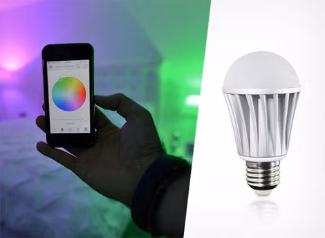 Bóng đèn Led thông minh SMFX cho phép người dùng sử dụng điện thoại điều khiển từ xa để có được ánh sáng mong muốn.