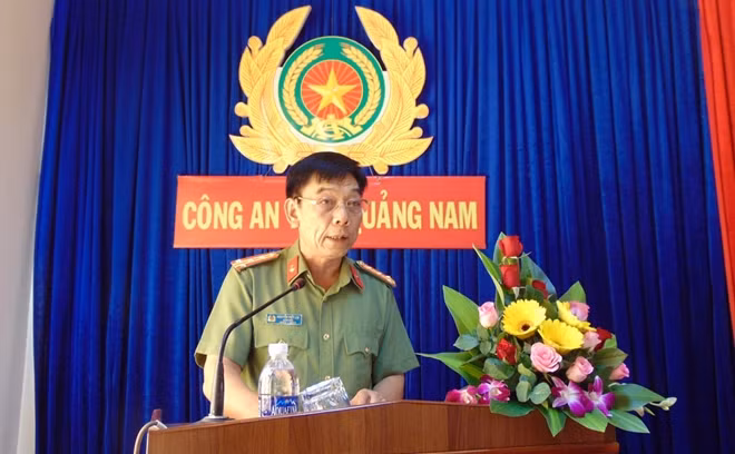 Đại tá Nguyễn Viết Lợi, Giám đốc Công an tỉnh Quảng Nam, phát biểu tại buổi gặp mặt.