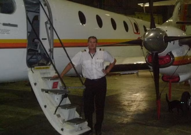 Viljoen từng được đào tạo phi công ở Pretoria, Nam Phi. Ảnh: facebook.