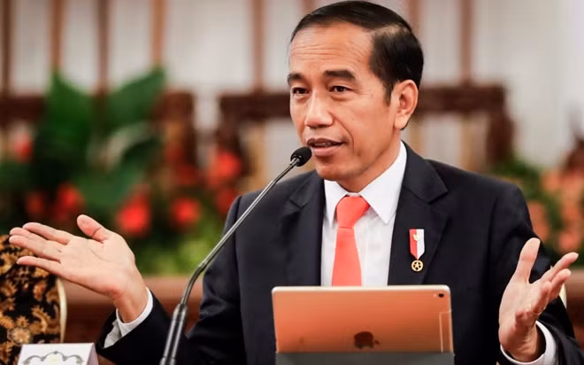 Tổng thống Widodo thông báo hoãn bỏ phiếu thông qua dự luật hình sự hoá việc ngoại tình. Ảnh: REX.