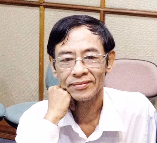 Nhà thơ Hoàng Nhuận Cầm