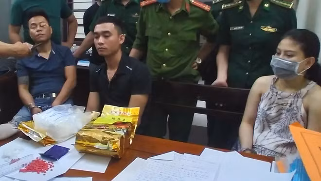 Các đối tượng Nguyễn Trà Thị Trà My, Nguyễn Vũ Trọng, Trần Văn Trung cùng tang vật.