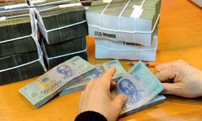 Làm thủ tục cho khách hàng vay 1,2 tỉ đồng, nhưng nhân viên L.M chỉ đưa cho khách hàng 400 triệu, còn "giữ riêng" 800 triệu.