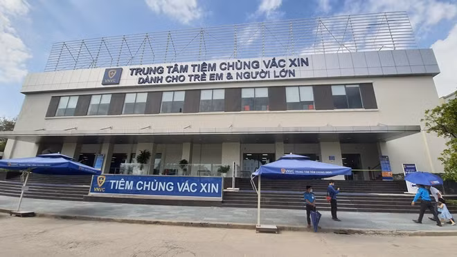 Những liều vaccine đầu tiên này này sẽ được tiêm cho các y, bác sĩ tuyến đầu đang thực hiện công tác điều trị bệnh nhân dương tính COVID-19.