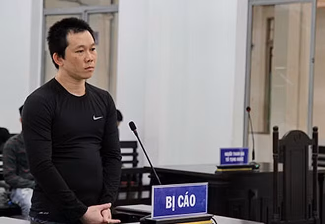 Bị cáo Tống Minh Hậu tại phiên xử hình sự sơ thẩm của TAND tỉnh Khánh Hòa. Ảnh : CTV
