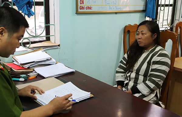 Ninh tại cơ quan Công an.