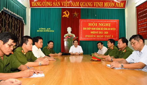 Công an huyện Hướng Hóa và Công an tỉnh Quảng Trị báo cáo kết quả đánh án, bắt giữ hung thủ.