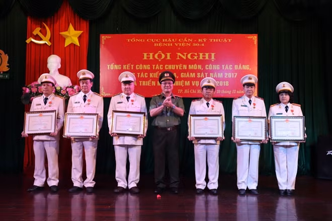 6 cá nhân nhận được Huy chương "Vì sự nghiệp An ninh tổ quốc"