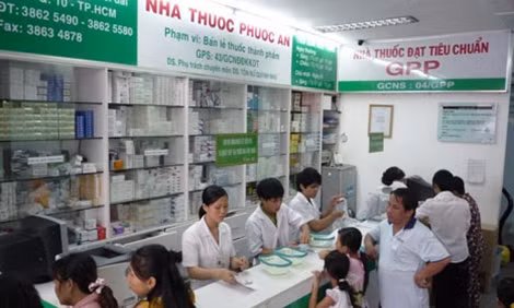 Thói quen tự mua thuốc điều trị sẽ dẫn tới việc kháng thuốc nguy hiểm.