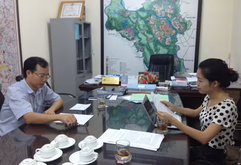 Phóng viên Báo CAND làm việc với đại diện lãnh đạo Công ty Sông Đà 2.