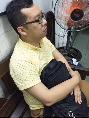 For Zheng Yi tại CQĐT.