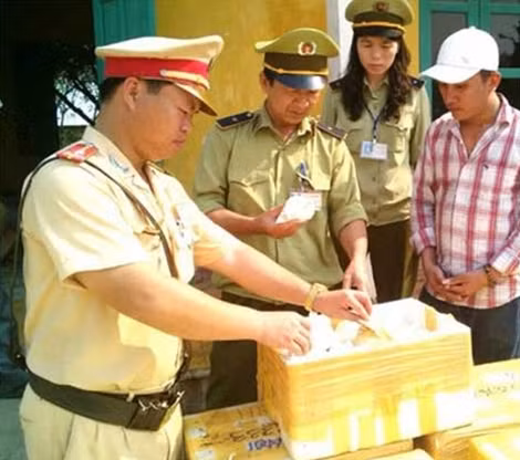 Toàn bô lô hàng khoảng 2 tấn không rõ nguồn gốc xuất xứ chuẩn bị ra Bắc tiêu thụ.