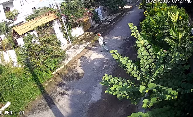Tên trộm bị camera ghi hình.