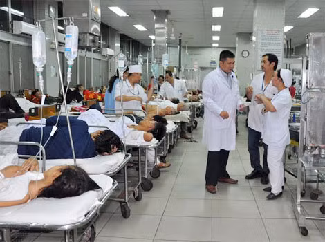Khoa Cấp cứu- BV Chợ Rẫy thực hiện túc trực 3 ca, 4 kíp trong suốt dịp nghỉ Tết phục vụ bệnh nhân.