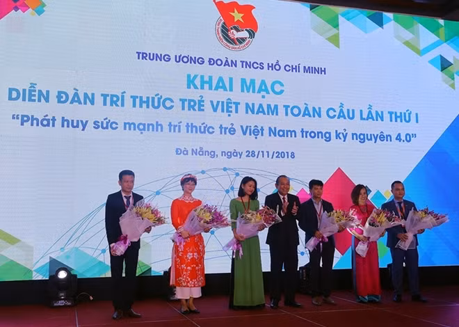 Trước đó, ngày 28-11, tại TP Đà Nẵng cũng đã khai mạc Diễn đàn Trí thức trẻ Việt Nam toàn cầu lần thứ 1 và Diễn đàn Thanh niên khởi nghiệp 2018 do Trung ương Đoàn TNCS Hồ Chí Minh tổ chức.