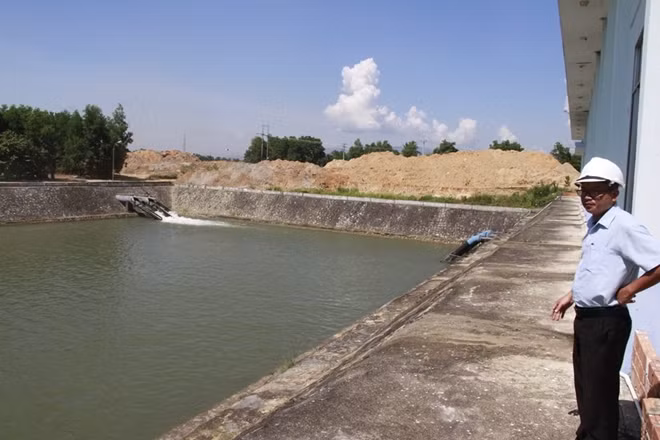 Việc đắp đập, chuyển dòng sẽ giúp tăng lượng nước về sông Vu Gia để cấp nước cho nhà máy nước Cầu Đỏ, TP.Đà Nẵng.