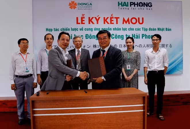 Chương trình hợp tác chiến lược về cung ứng nguồn nhân lực cho các tập đoàn Nhật Bản sẽ giúp gần 300 sinh viên năm cuối ở Đà Nẵng được có cơ hội học tập và làm việc trong các tập đoàn hàng đầu Nhật Bản.