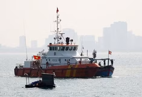 Tàu QNg 94499 bị nạn trên biển khi thực phẩm gần cạn kiệt.