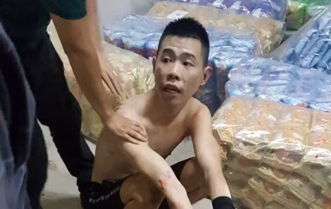 Nguyễn Trường Giang bị bắt giữ tại hiện trường.