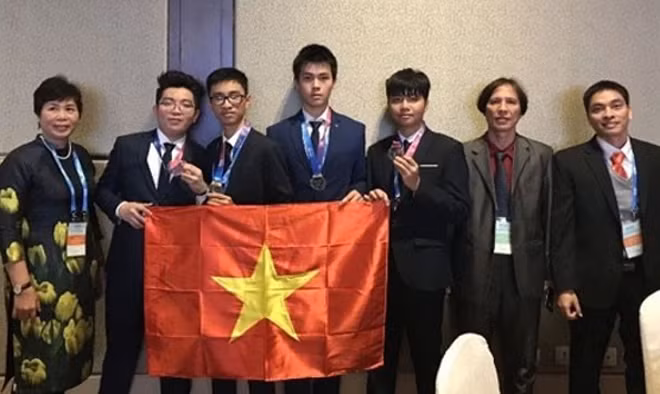 Đoàn Việt Nam tham dự cuộc thi IOAA.