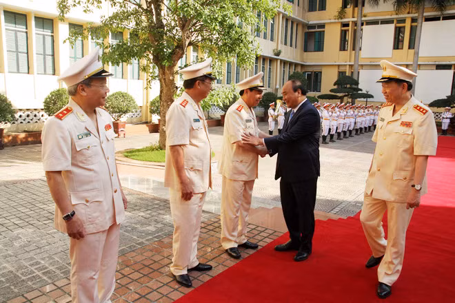 Thủ tướng Nguyễn Xuân Phúc, Bộ trưởng Tô Lâm cùng các đại biểu dự Hội nghị.
