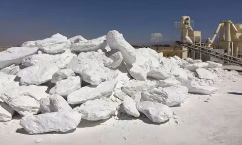 Một nhà máy xử lý talc gần Nangarhar ở Afghanistan.