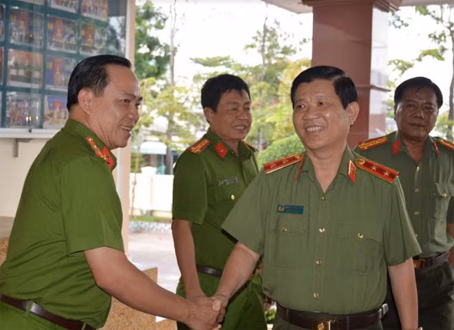 Thứ trưởng Nguyễn văn Sơn, kiểm tra công tác tại Công an tỉnh Cà Mau. Thứ trưởng Nguyễn văn Sơn, kiểm tra công tác tại Công an tỉnh Cà Mau.