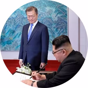 Tổng thống Hàn Quốc Moon Jae-in - Niềm cảm hứng hòa bình ảnh 11