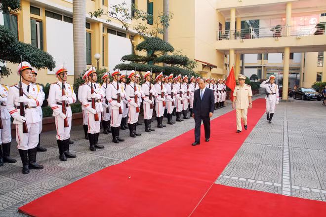 Thủ tướng Nguyễn Xuân Phúc duyệt dội danh dự CAND.