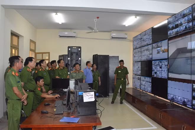 Thứ trưởng Lê Quốc Hùng kiểm tra các hạng mục tại dự án T30 mới.