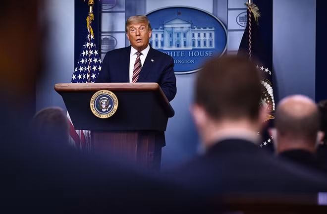Ông Trump trong cuộc họp báo. Ảnh Getty Images.