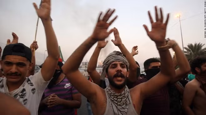 Người trẻ của Iraq không hài lòng với sự hiện diện của cả Mỹ lẫn Iran. Ảnh minh họa Getty Images.