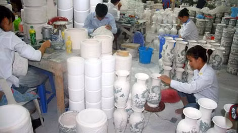 Gốm Phù Lãng vẫn chưa được đăng ký thương hiệu chính thức và đang đối diện với nhiều khó khăn.