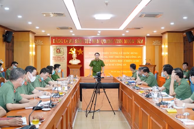 Toàn cảnh buổi làm việc.