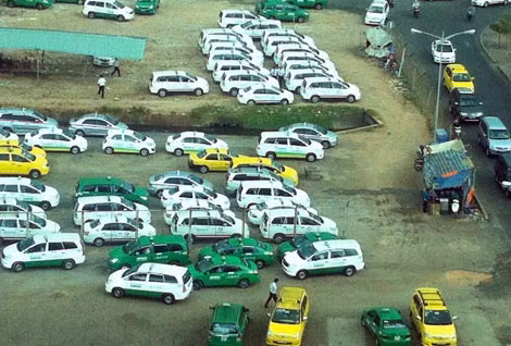 Tại TP HCM, nhiều taxi đã sử dụng dịch vụ qua Uber để đón khách.