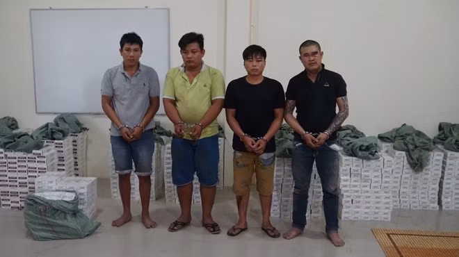 Các đối tượng cùng tang vật