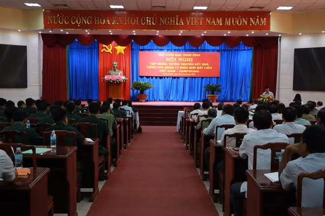 Toàn cảnh Hội nghị.