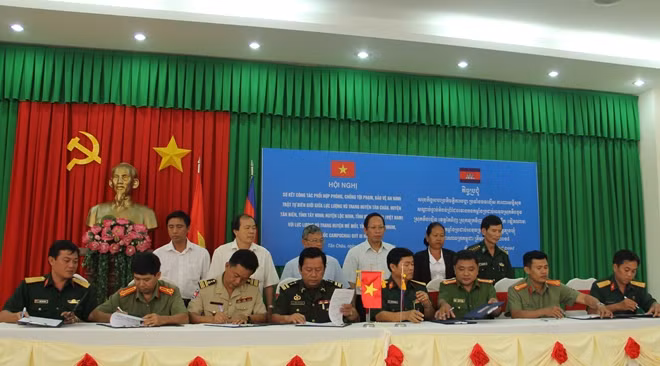 Hai bên ký kết biên bản phối hợp công tác quý VI năm 2018