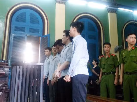 Các bị cáo tại tòa.
