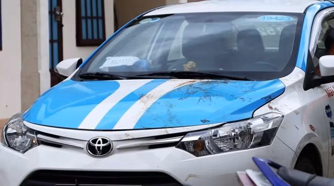 Taxi còn dính vết máu của nạn nhân