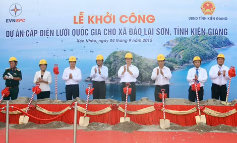 Thủ tướng Nguyễn Tấn Dũng và các đại biểu khởi công Dự án.