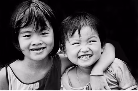 "Hồn nhiên" - tác phẩm được Công chúa Anne mua về Anh quốc năm 2002.