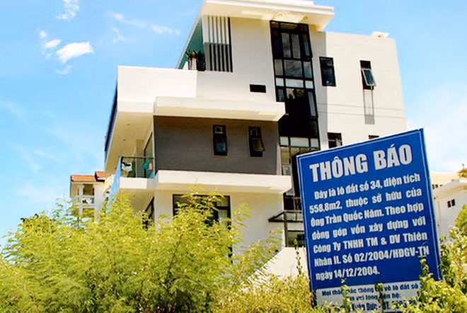 Nhiều tấm biển đã được người mua đất tại dự án Khu biệt thự Ocean View Nha Trang cảnh báo để khách hàng khác không bị chủ đầu tư lừa đảo.