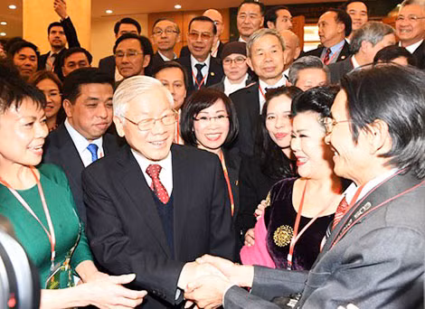 Tổng Bí thư Nguyễn Phú Trọng gặp gỡ, thăm hỏi kiều bào nhân dịp xuân mới 2018.