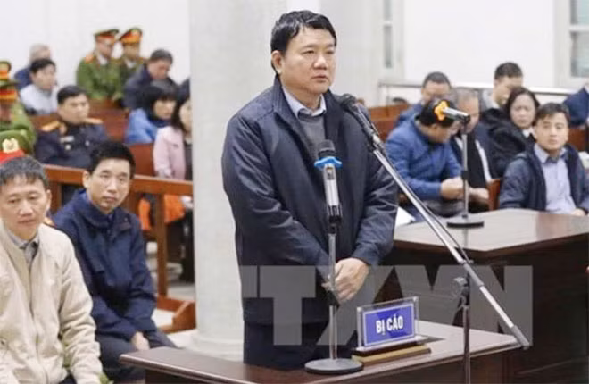 Đinh La Thăng tại toà. Đinh La Thăng tại toà.