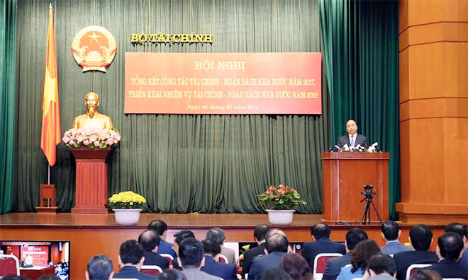 Thủ tướng Nguyễn Xuân Phúc phát biểu chỉ đạo Hội nghị ngành Tài chính.