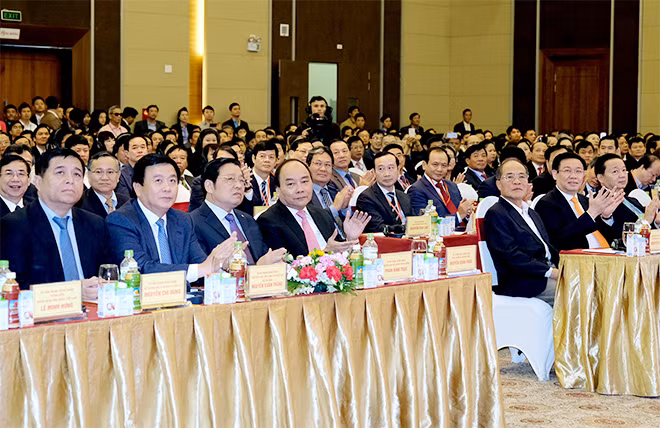 Thủ tướng và các đại biểu dự Hội nghị. Ảnh: VGP/Quang Hiếu