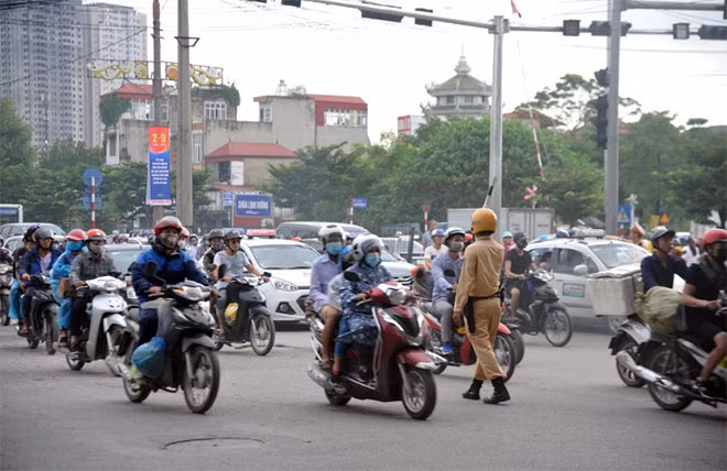 Nhờ lên nhiều phương an từ trước, lực lượng CSGT CA TP Hà Nội đã làm tốt các phương án phân luồng cho xe ra vào bến nên không xảy ra tình trạng ùn tắc tại các cửa ngõ Thủ đô và tại các bến xe.
